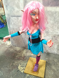 Φιγούρα - Κούκλα Ξωτικό με σιέλ φόρεμα και ροζ μαλλιά
