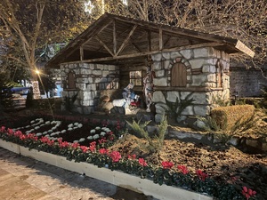 Ξύλινη φάτνη εξωτερικού χώρου