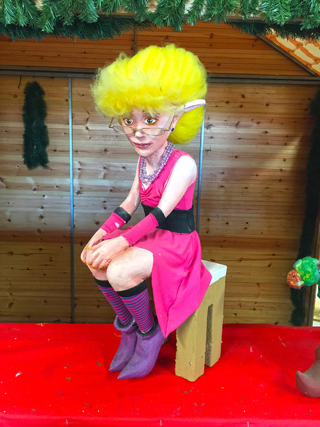 Φιγούρα - Κούκλα Ξωτικό με ροζ φόρεμα και κίτρινα μαλλιά